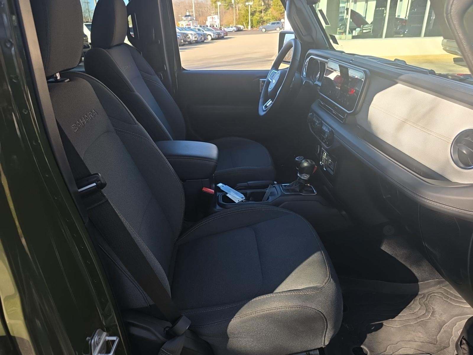 2024 Jeep Wrangler Sahara AWD