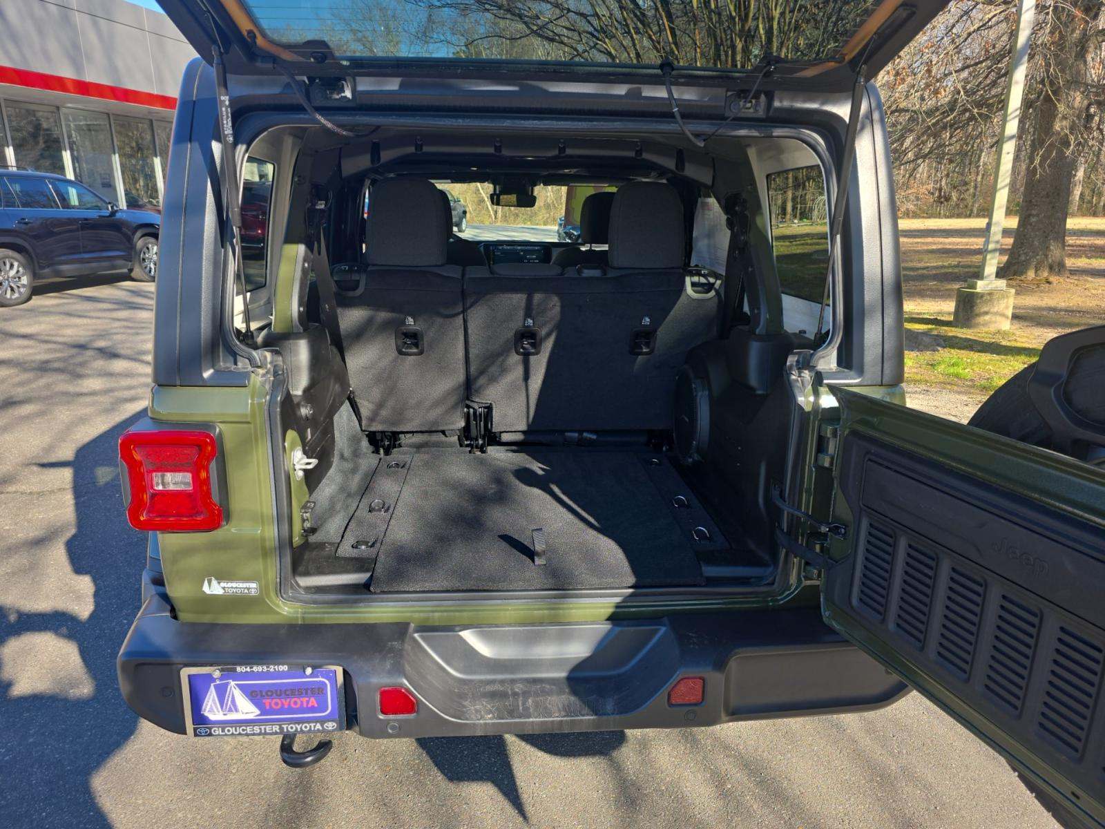 2024 Jeep Wrangler Sahara AWD