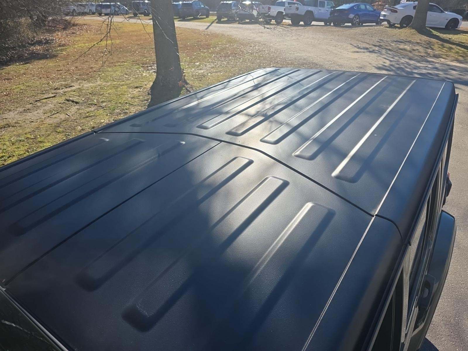 2024 Jeep Wrangler Sahara AWD