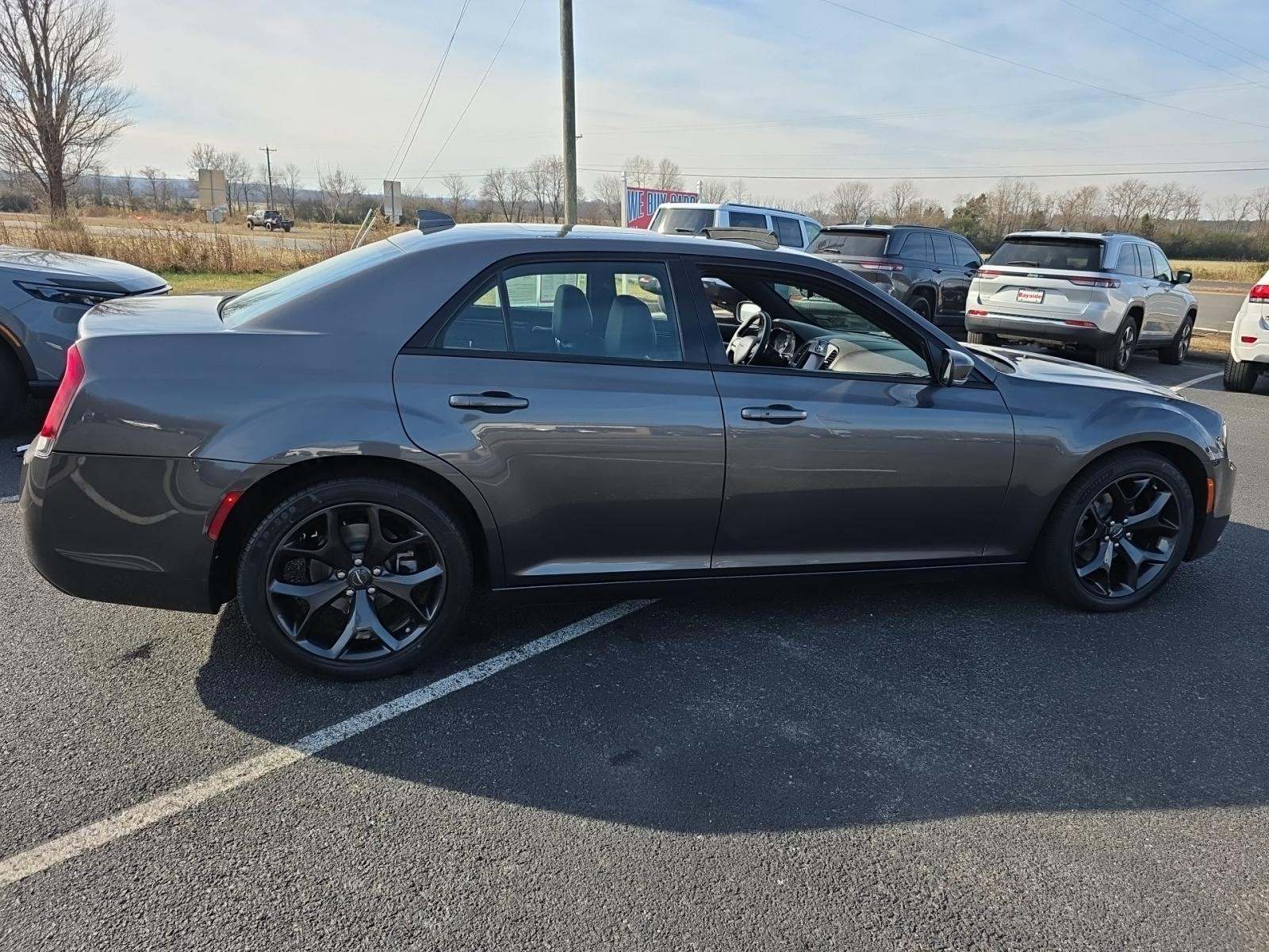 2023 Chrysler 300 300S RWD