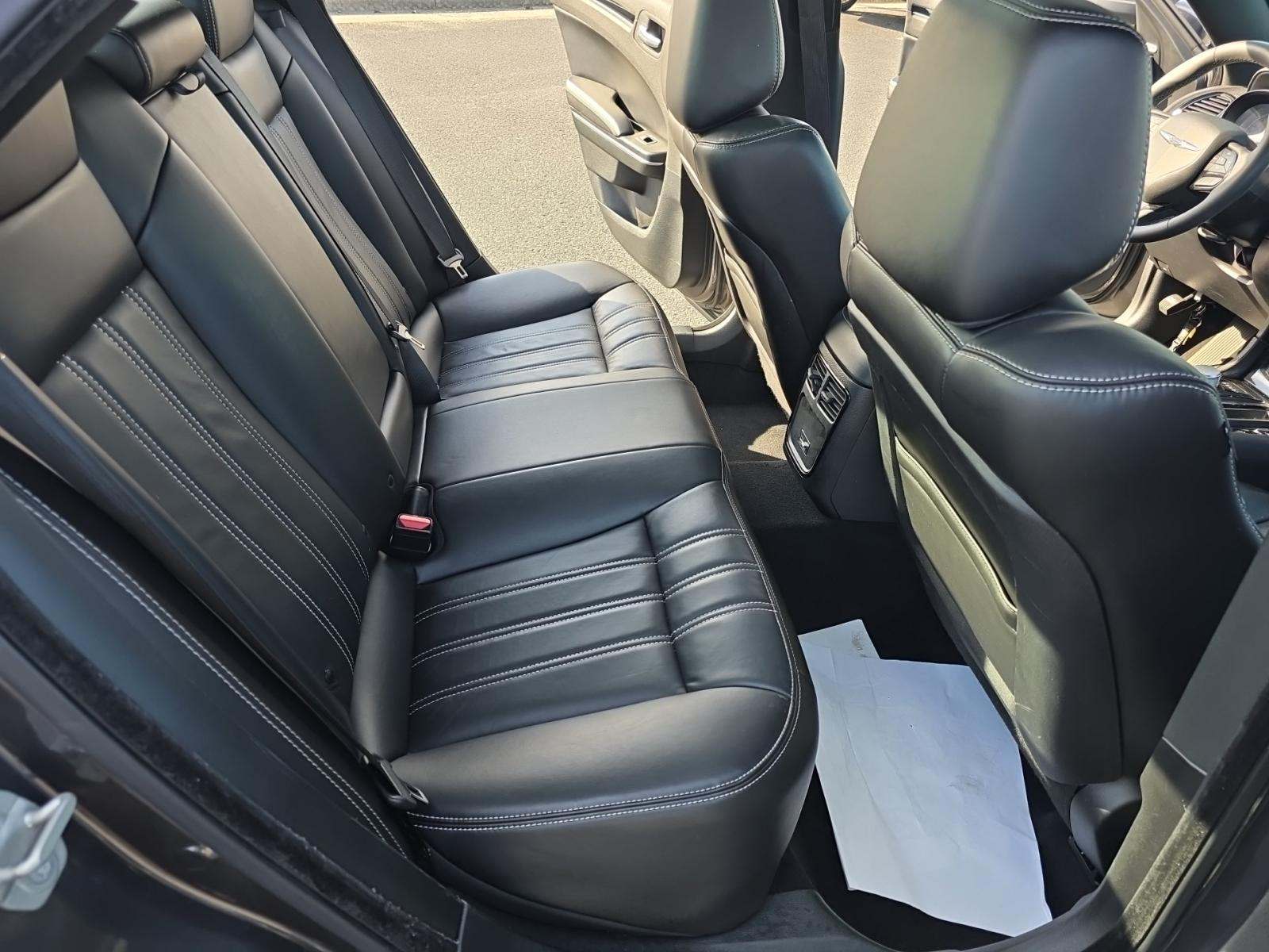 2023 Chrysler 300 300S RWD