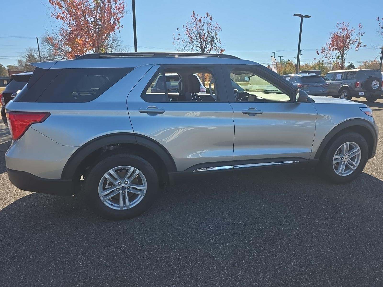 2023 Ford Explorer XLT AWD