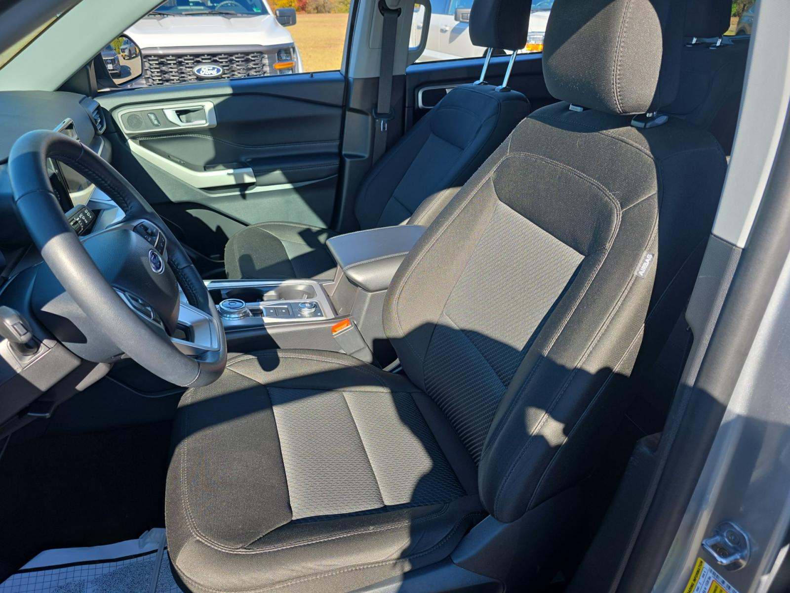 2023 Ford Explorer XLT AWD