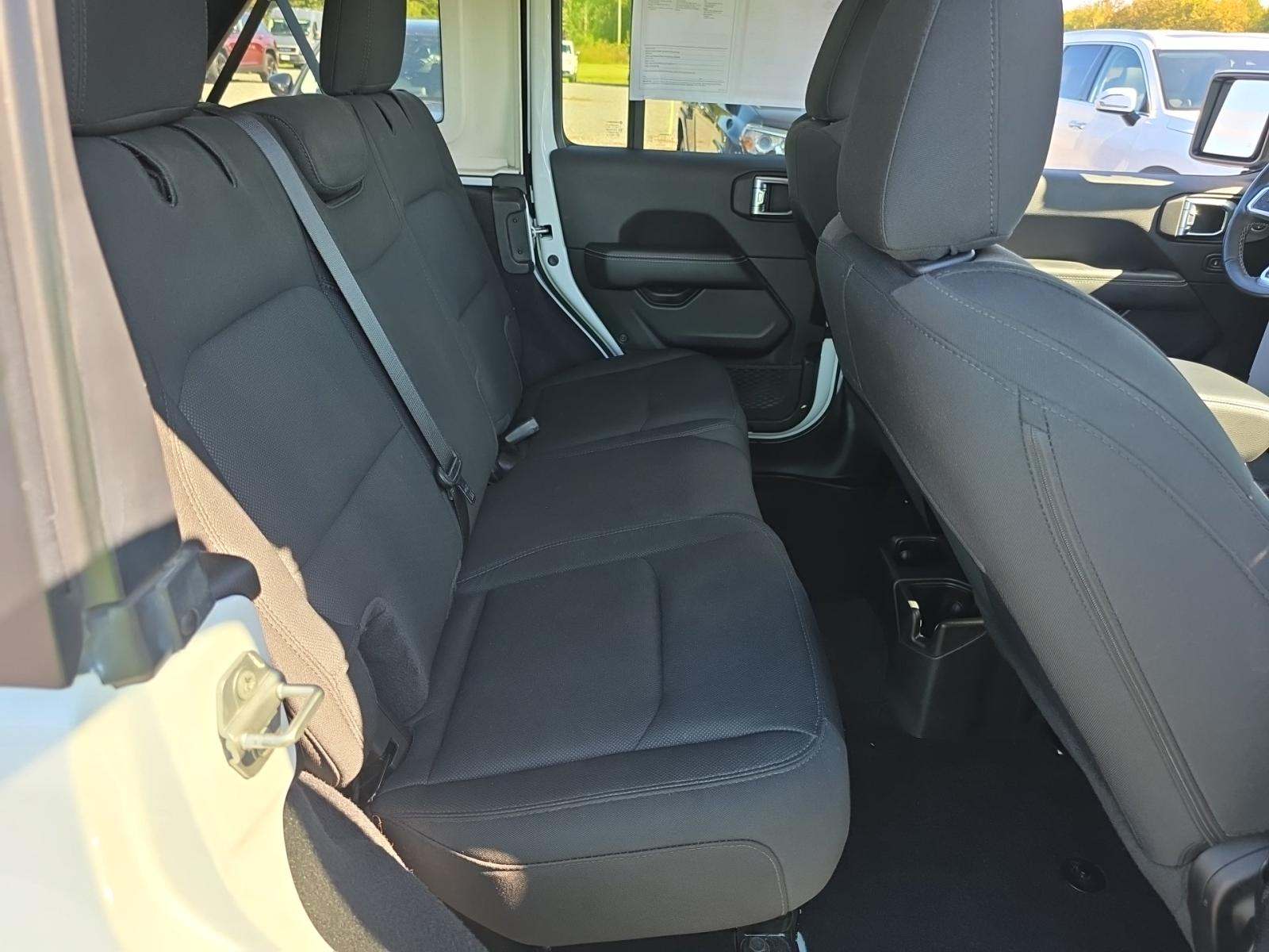 2022 Jeep Wrangler Unlimited Sahara AWD