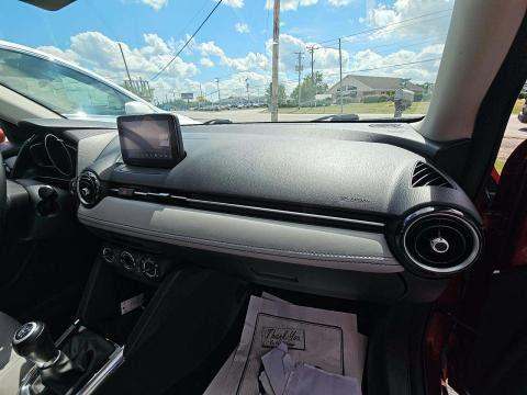 2019 Toyota Yaris LE FWD