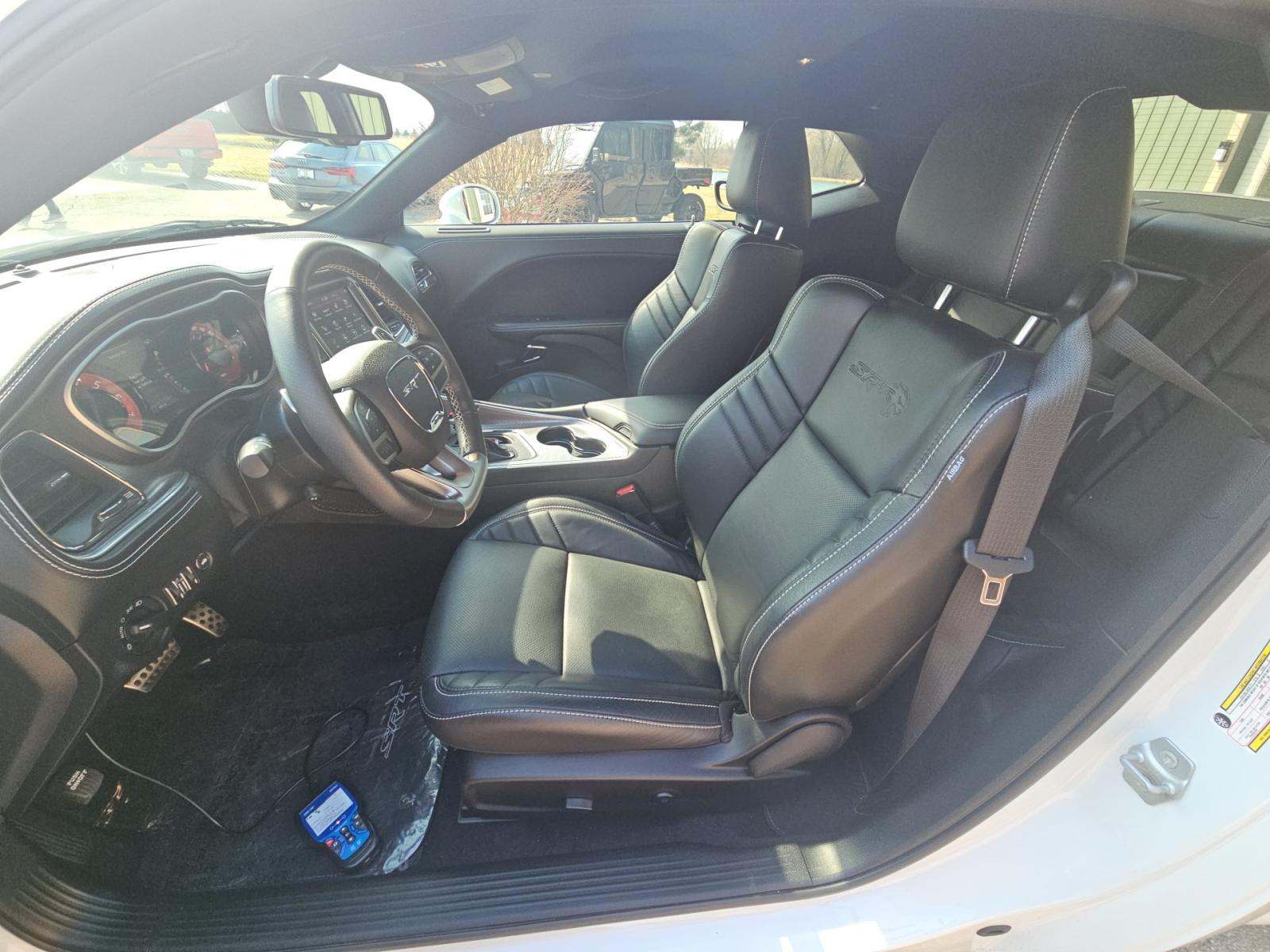 DODGE CHALLENGER - 2