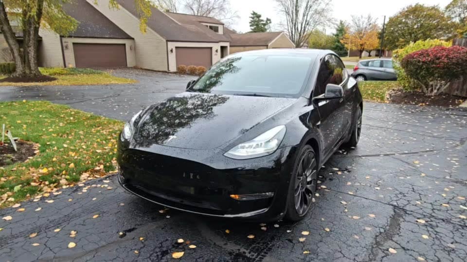 2023 Tesla Model Y Performance