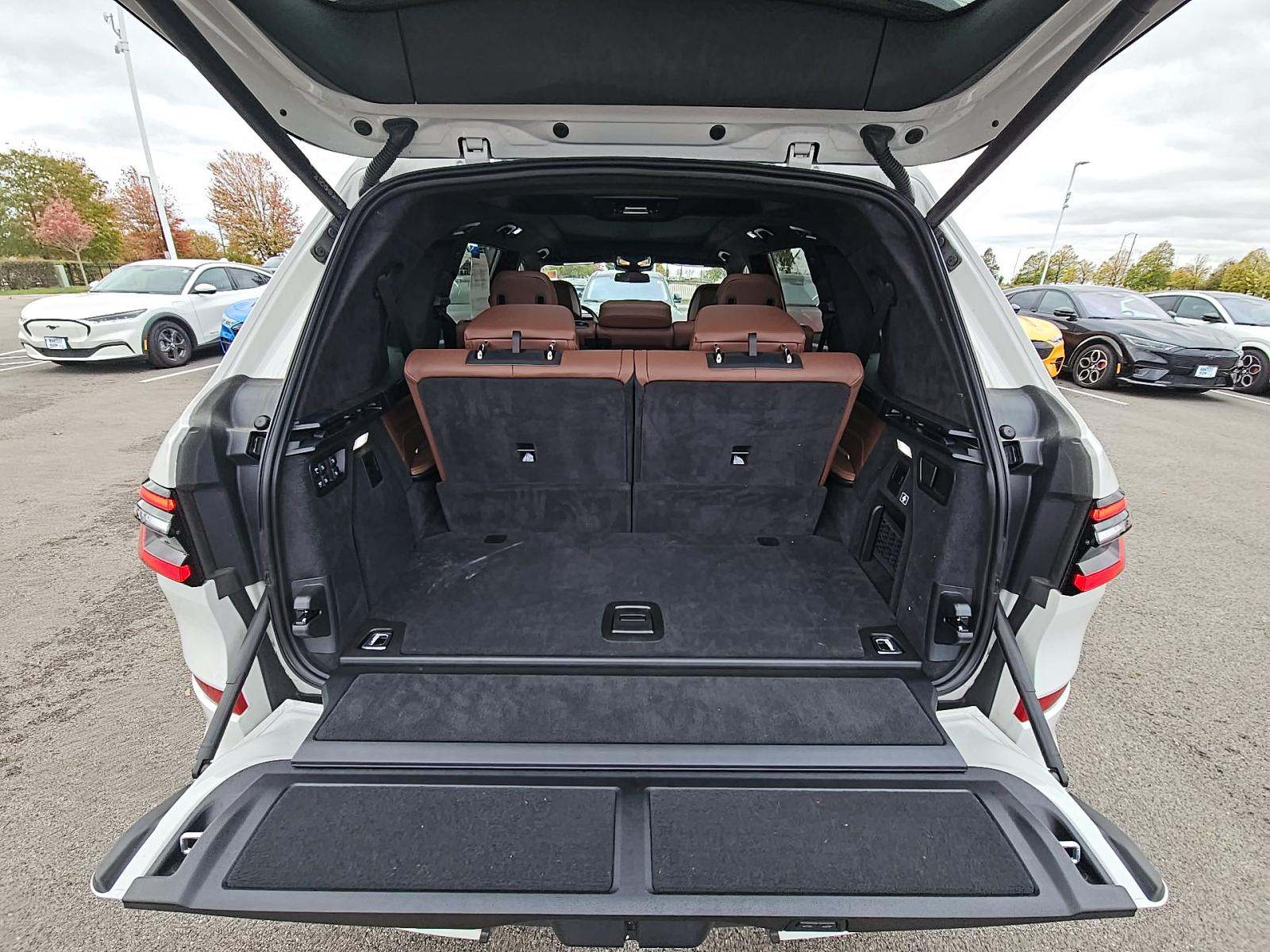 2023 BMW X7 xDrive40i AWD