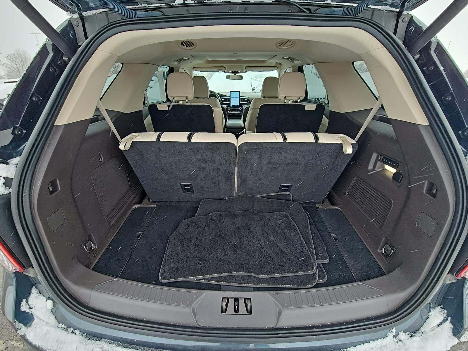 2022 Ford Explorer Hybrid Platinum RWD