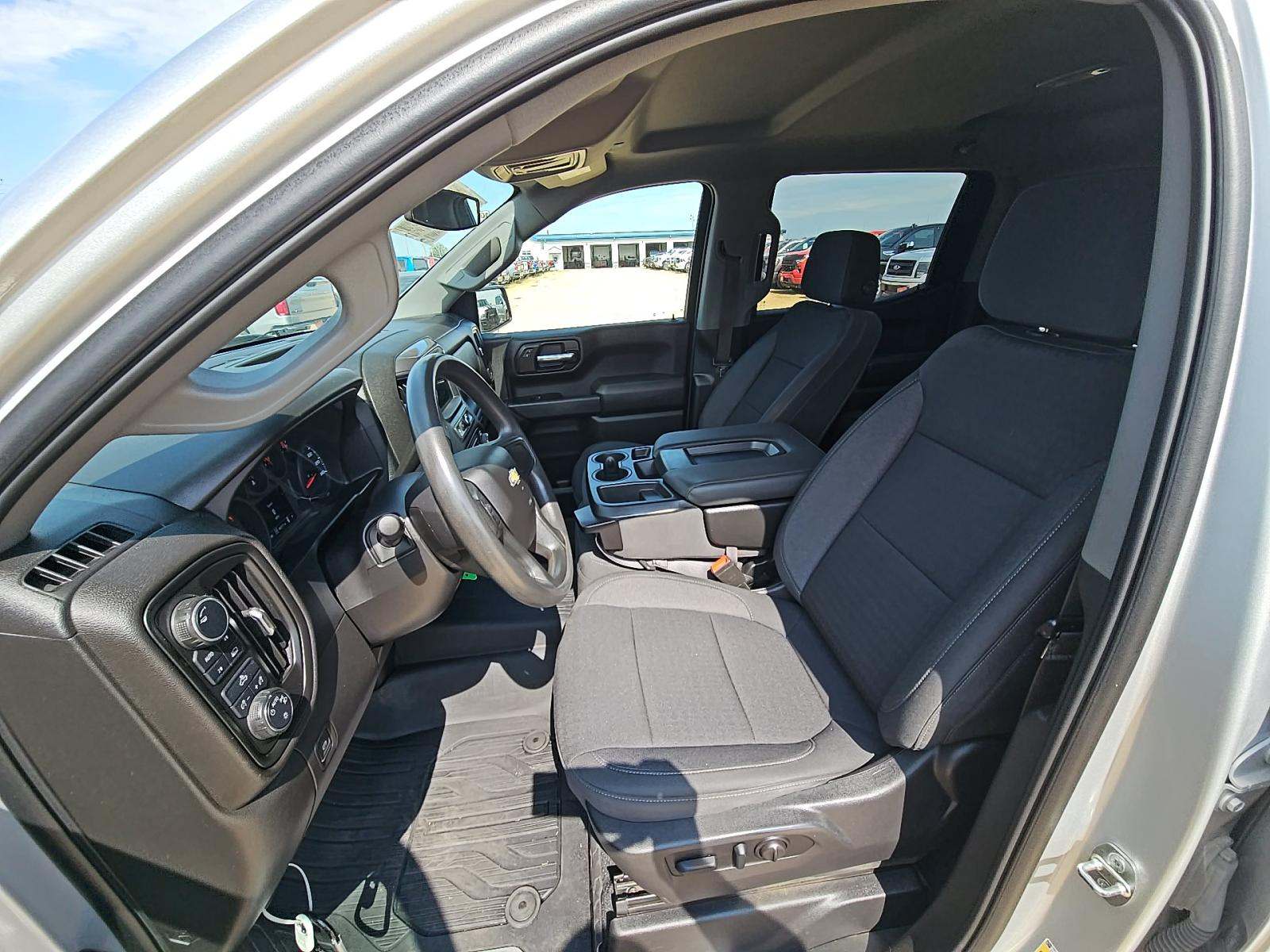 2022 Chevrolet Silverado 1500 Custom AWD