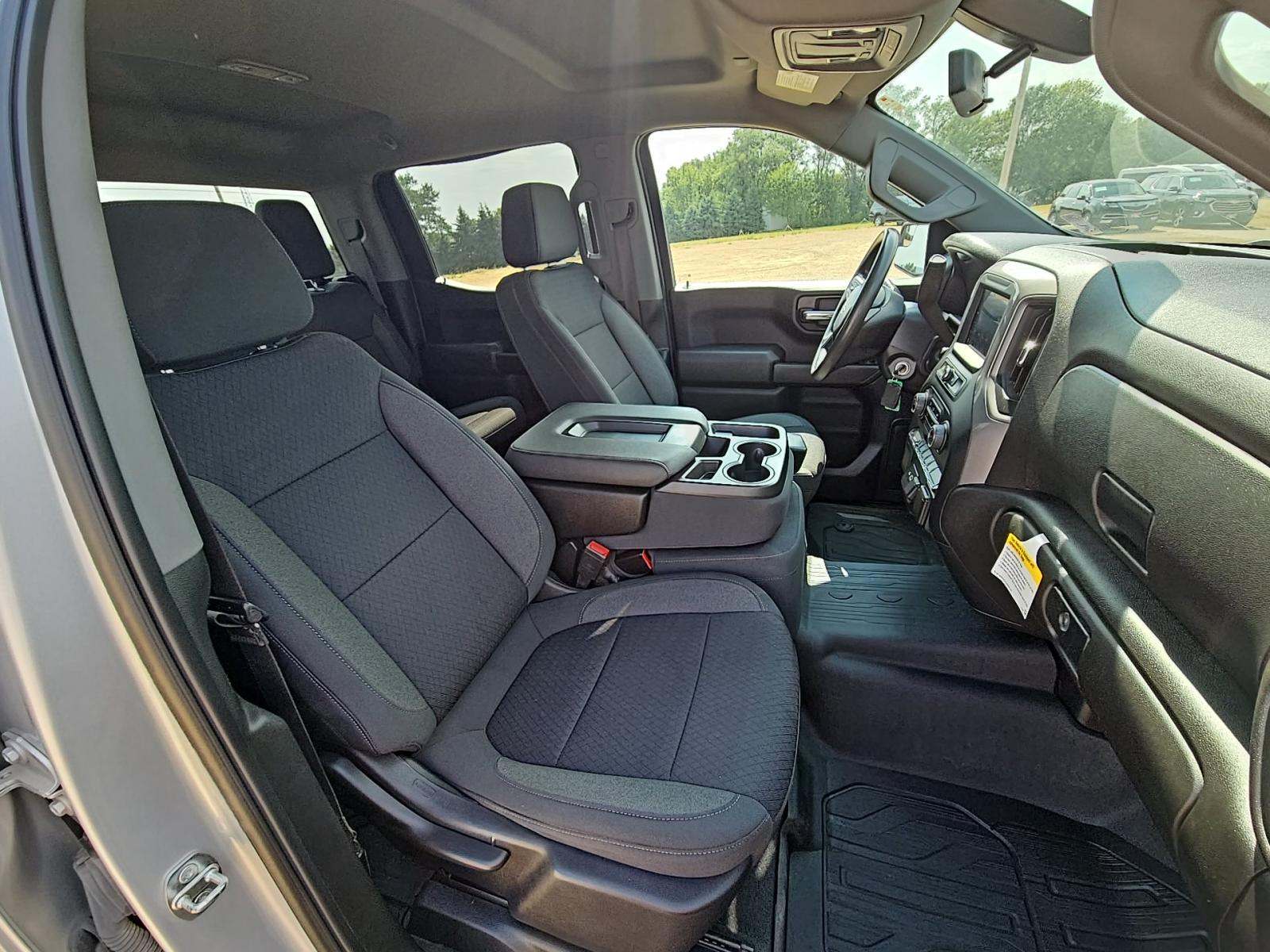 2022 Chevrolet Silverado 1500 Custom AWD