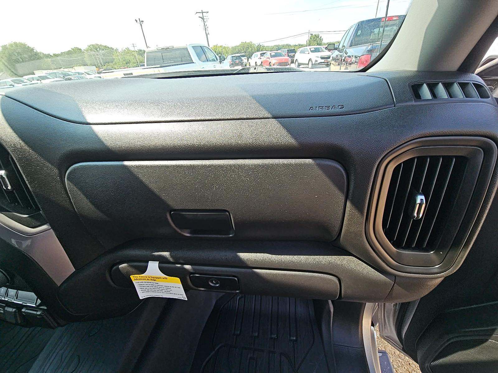 2022 Chevrolet Silverado 1500 Custom AWD