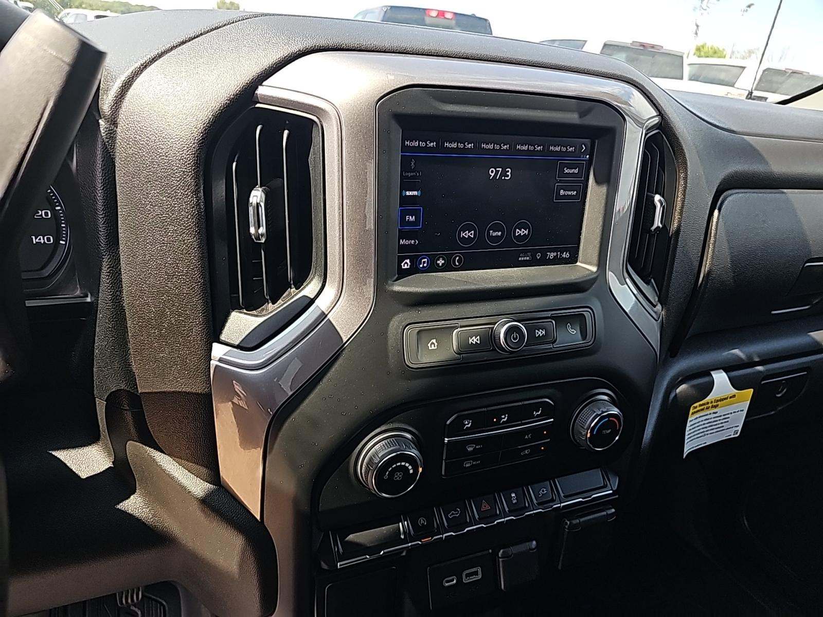 2022 Chevrolet Silverado 1500 Custom AWD