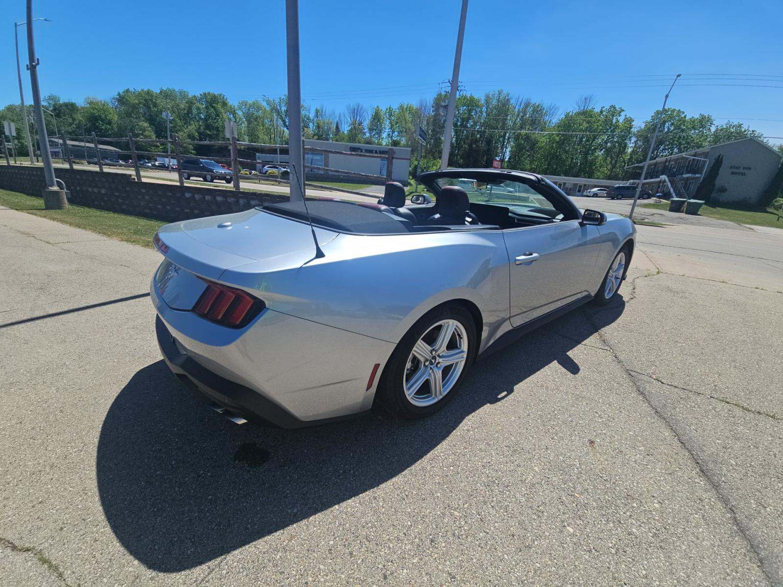 FORD MUSTANG - 3
