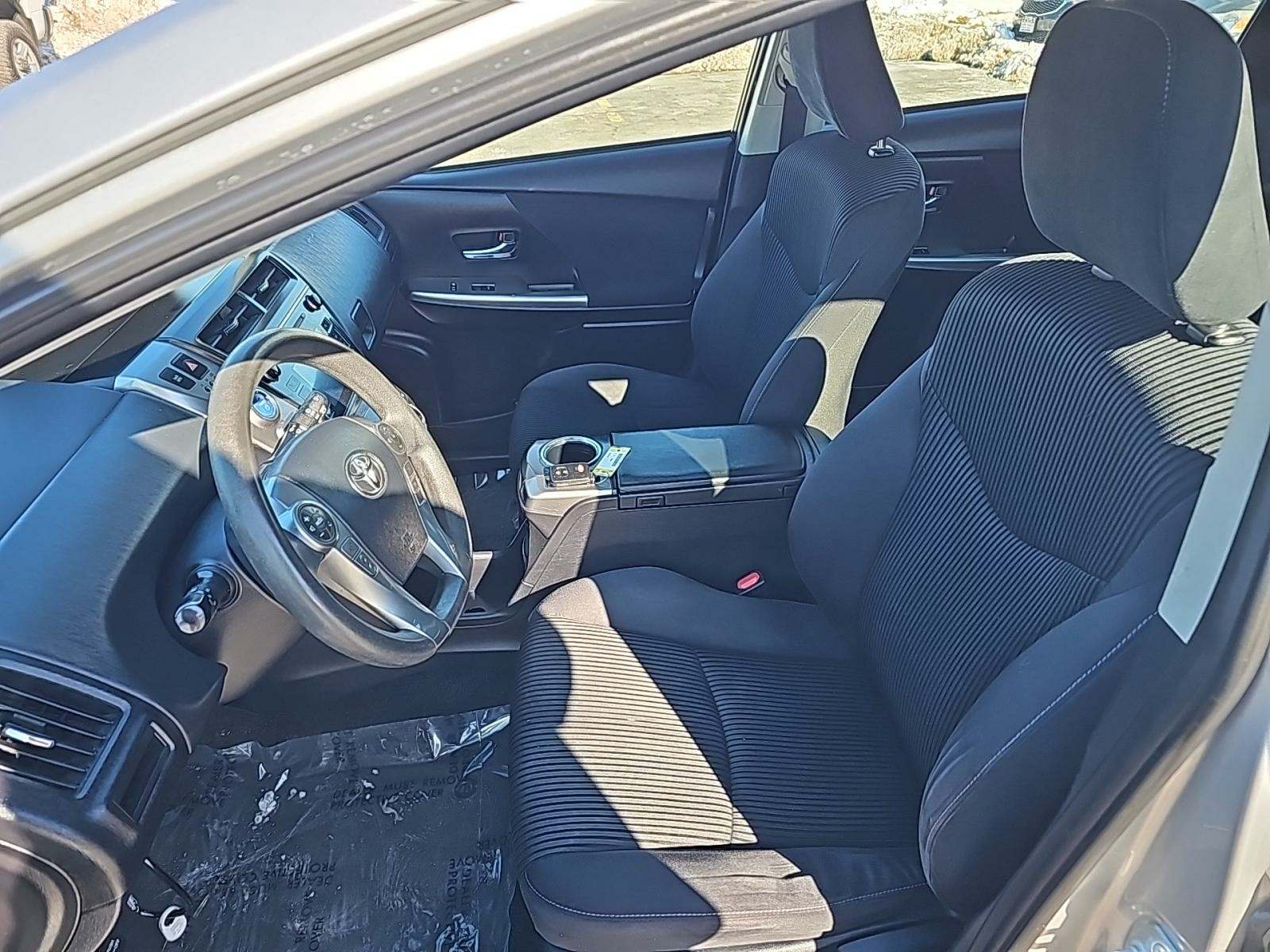 2015 Toyota Prius v Three FWD