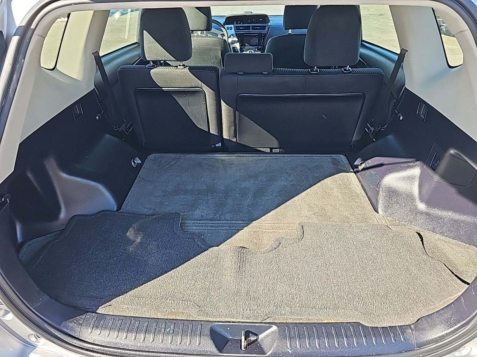 2015 Toyota Prius v Three FWD