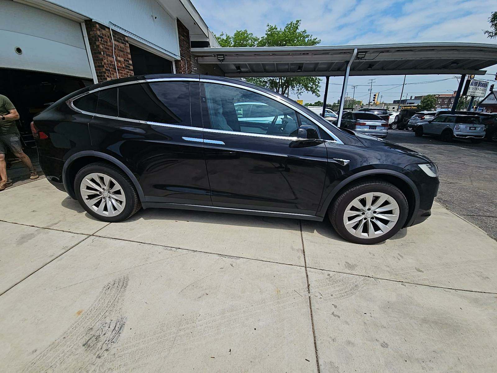 2017 Tesla Model X 90D AWD