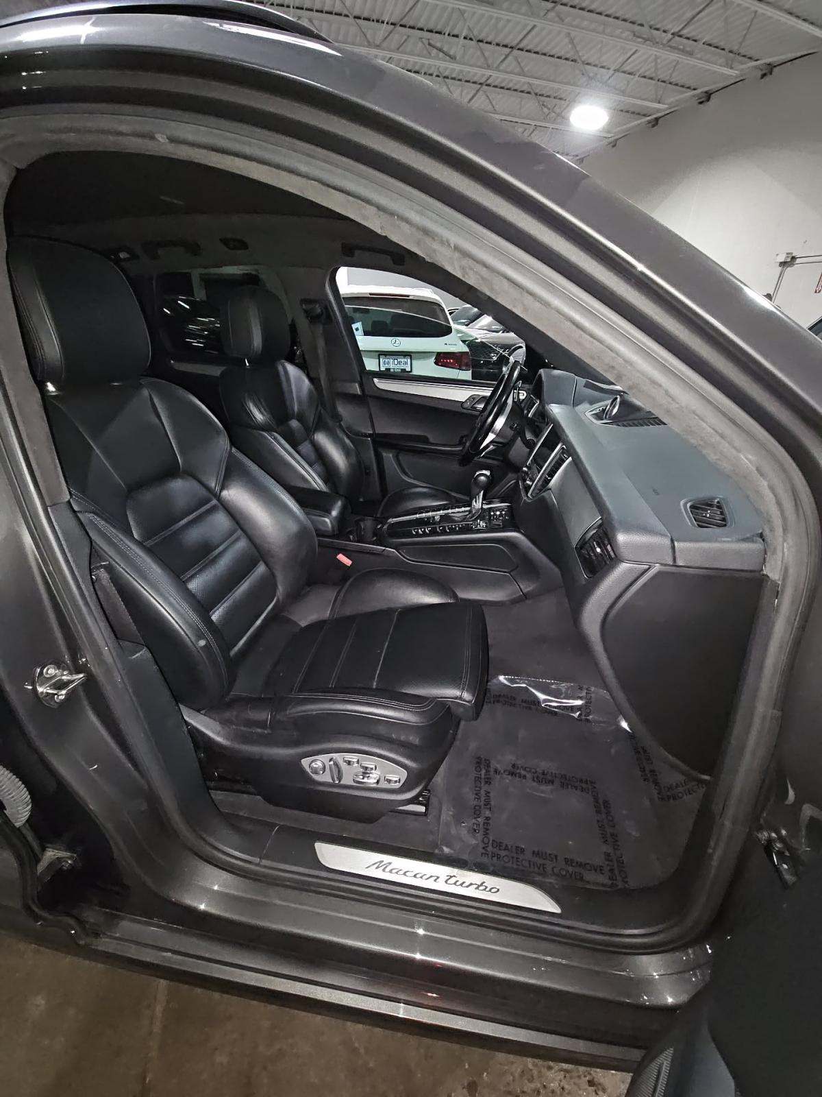 2017 Porsche Macan Turbo AWD