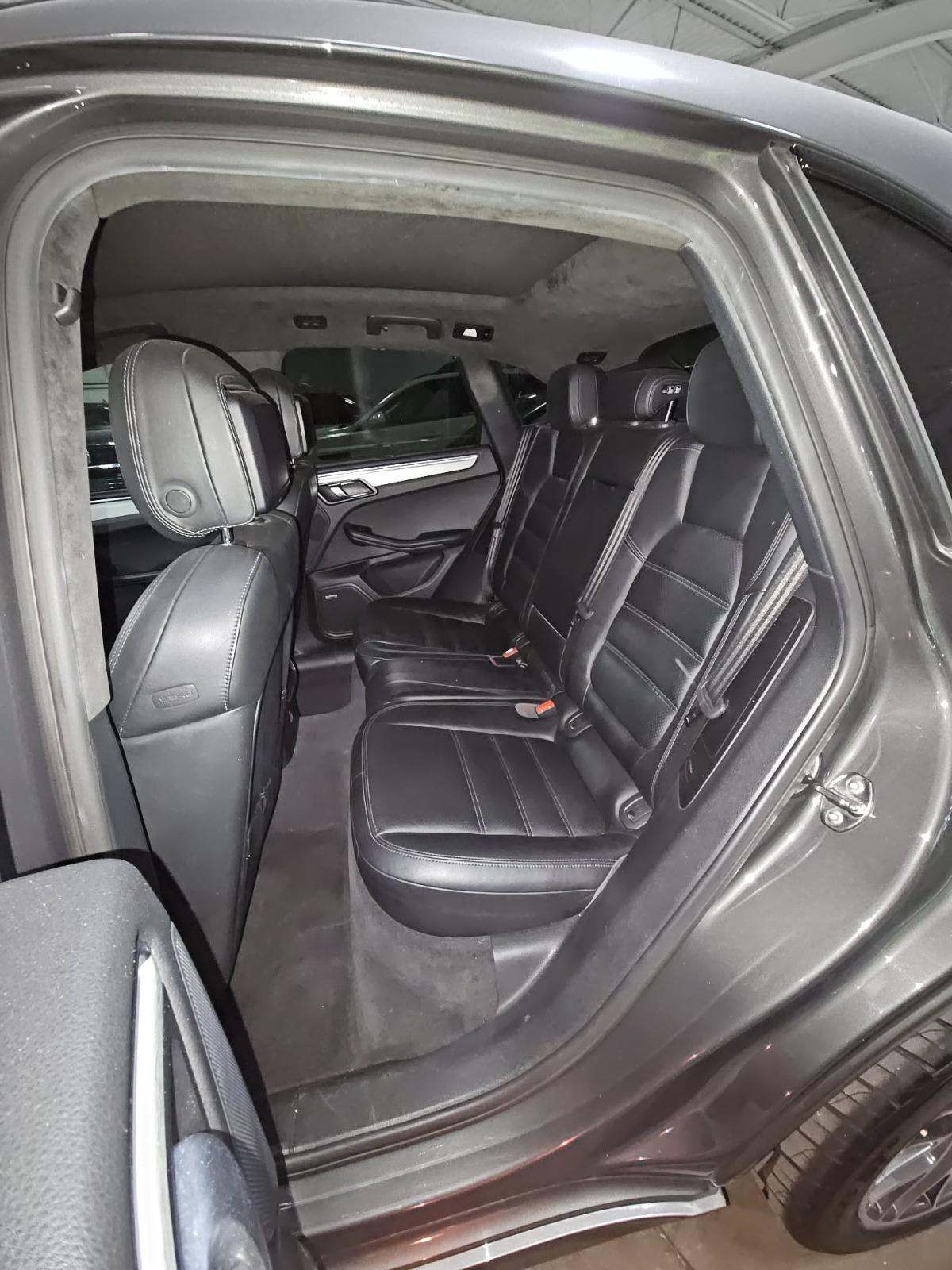 2017 Porsche Macan Turbo AWD