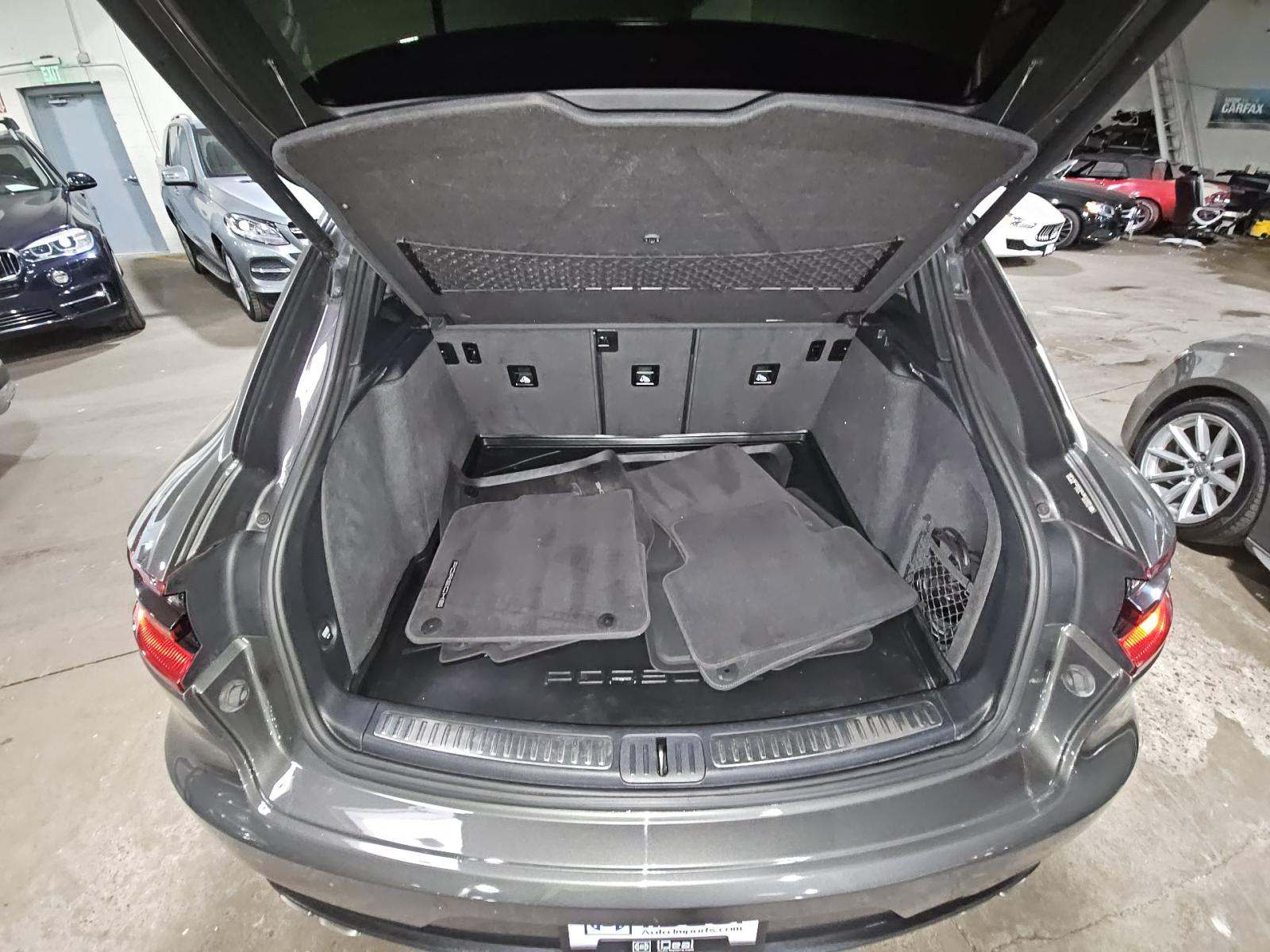 2017 Porsche Macan Turbo AWD