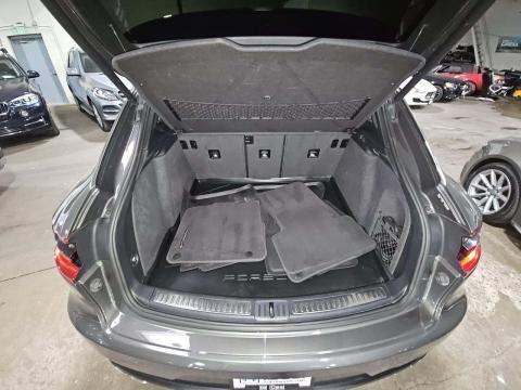 2017 Porsche Macan Turbo AWD