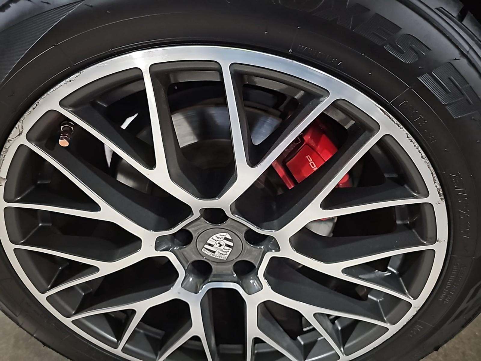 2017 Porsche Macan Turbo AWD