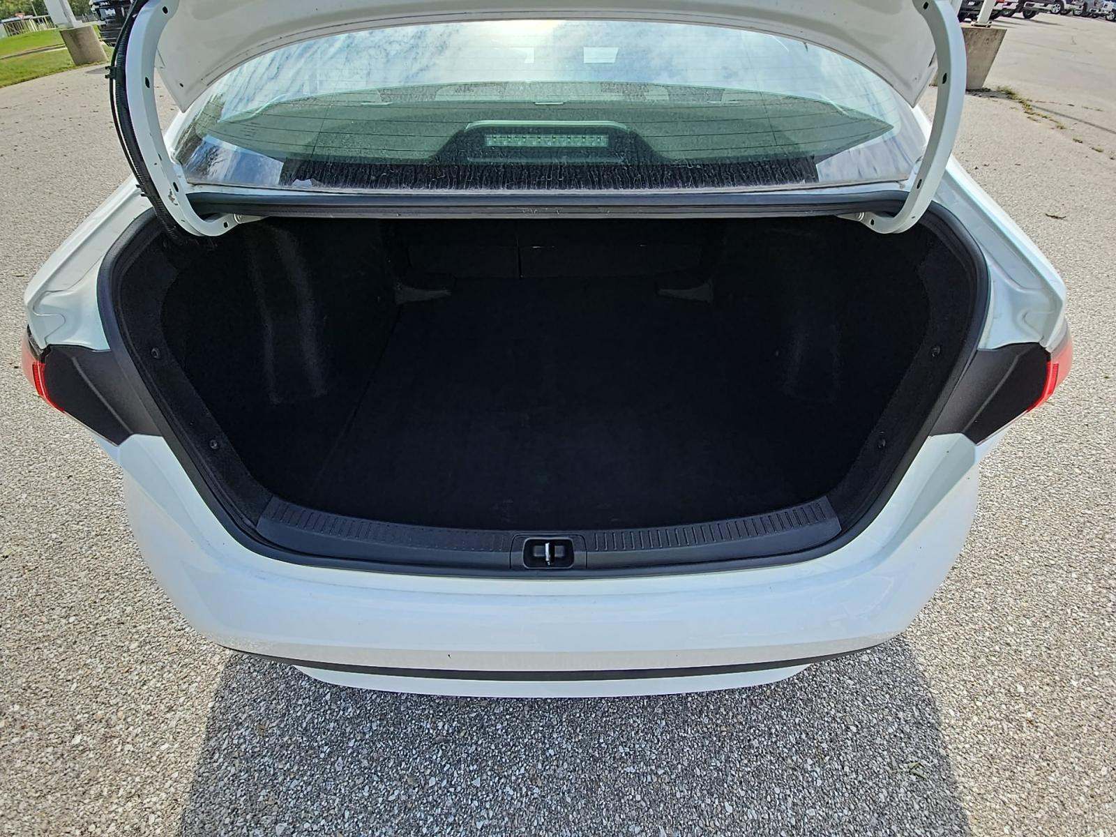 2021 Toyota Corolla LE FWD