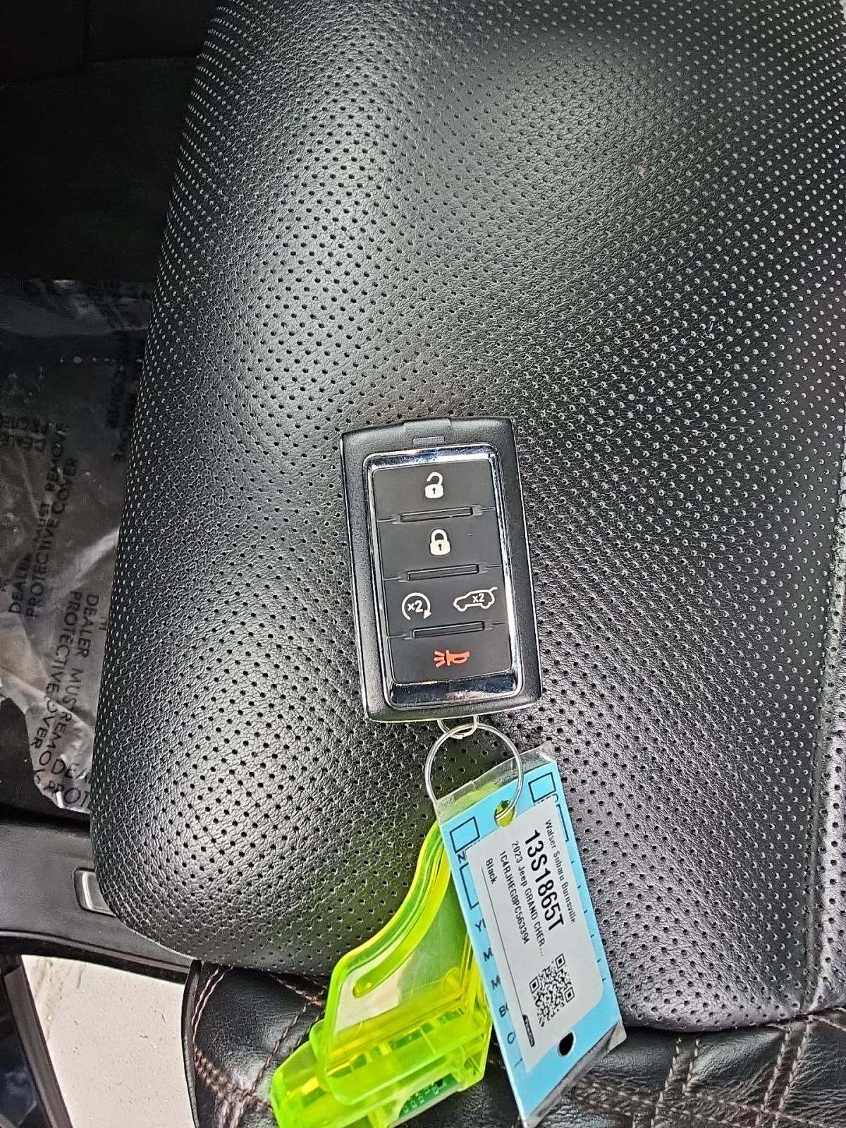 2023 Jeep Grand Cherokee Summit AWD