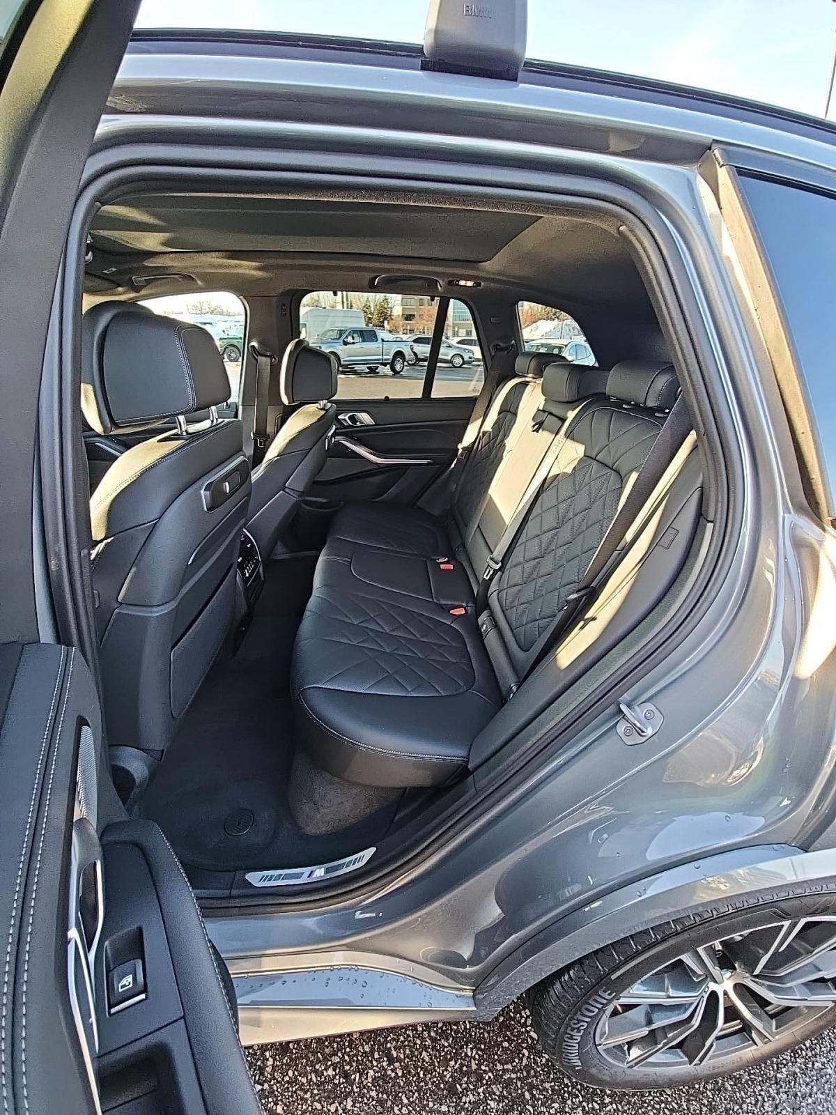 2025 BMW X5 M60i xDrive AWD