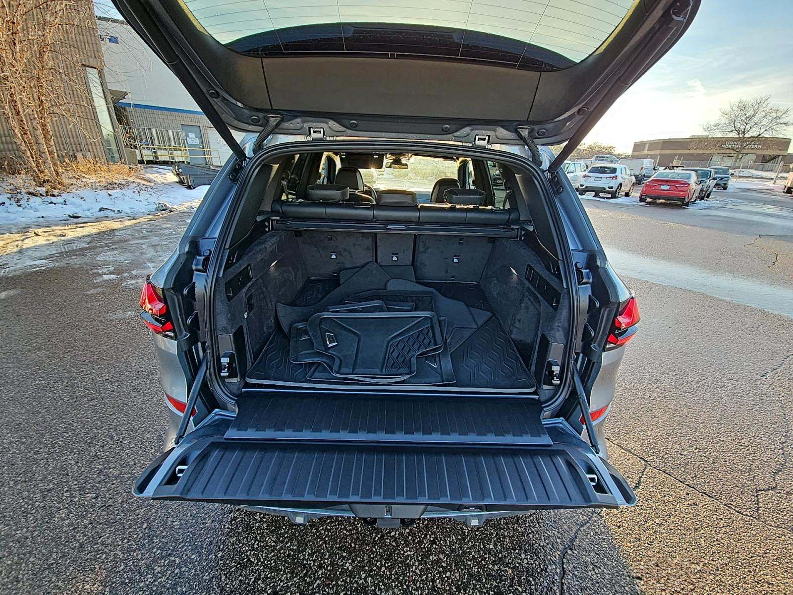 2025 BMW X5 M60i xDrive AWD