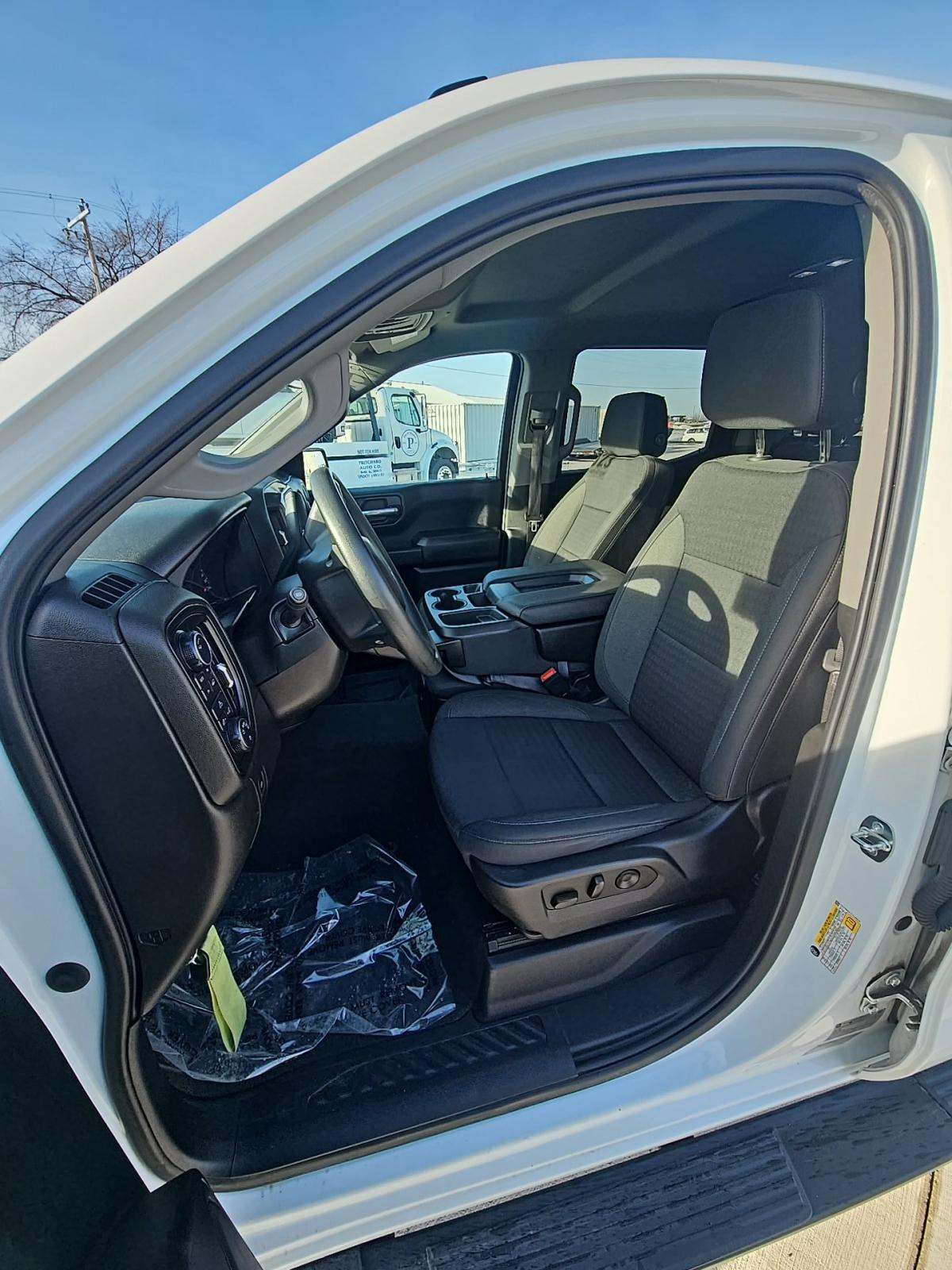 2023 Chevrolet Silverado 1500 Custom AWD