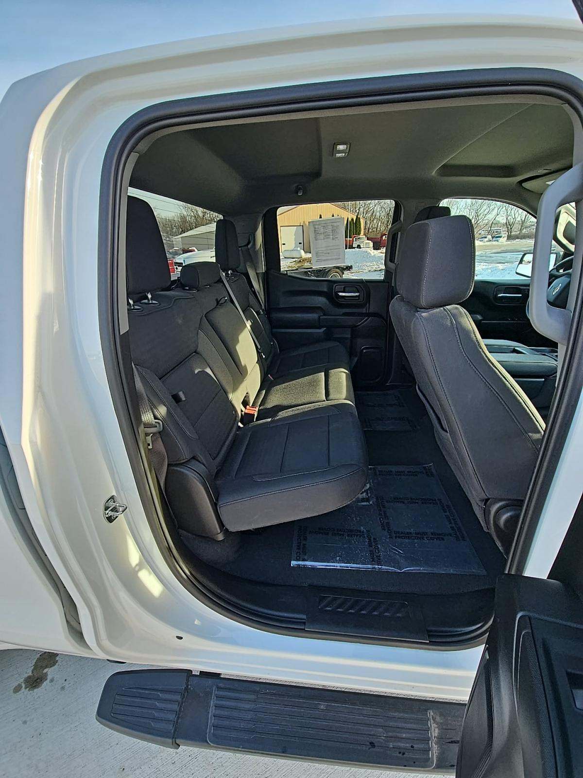 2023 Chevrolet Silverado 1500 Custom AWD