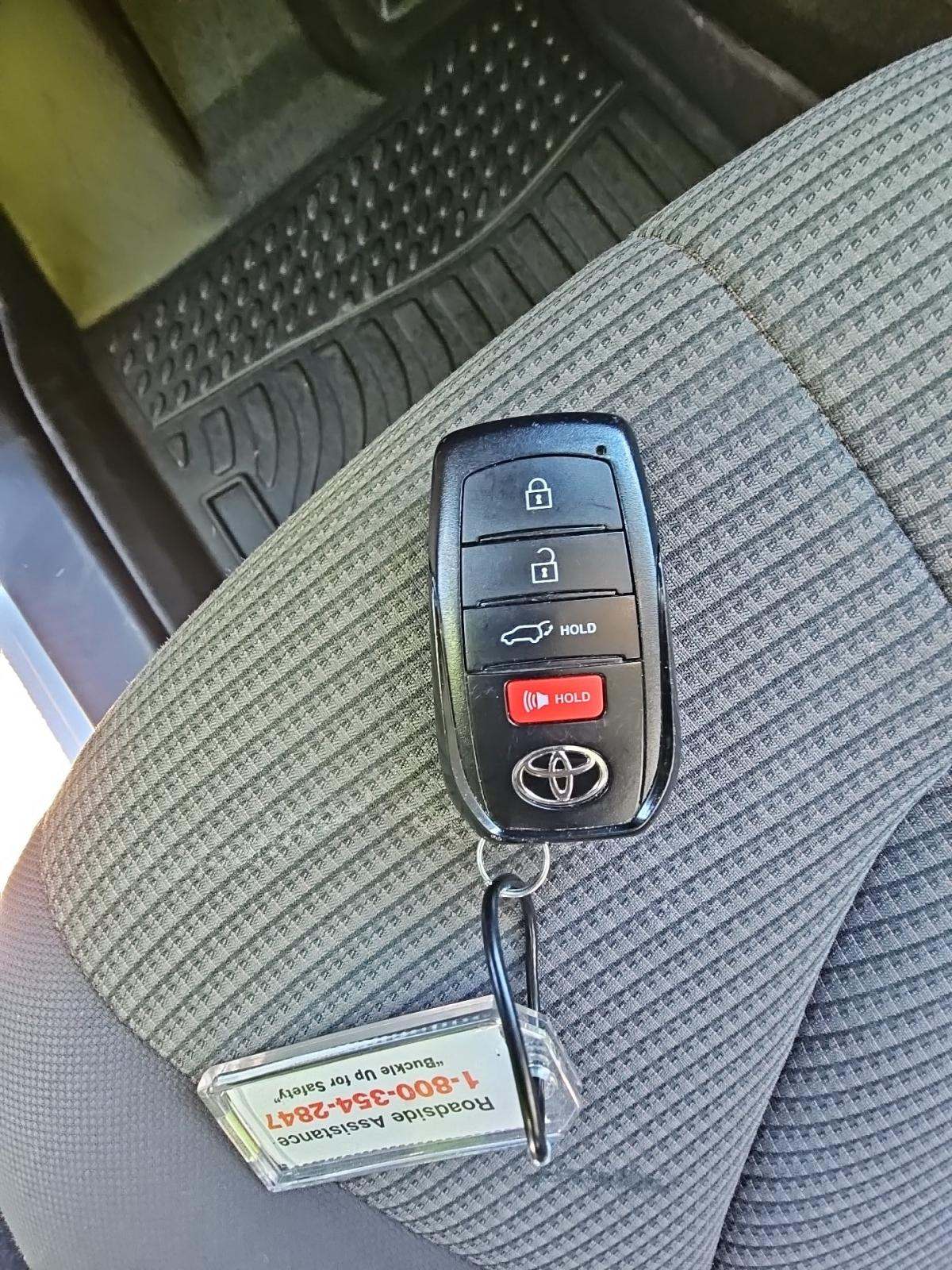 2024 Toyota Highlander LE AWD