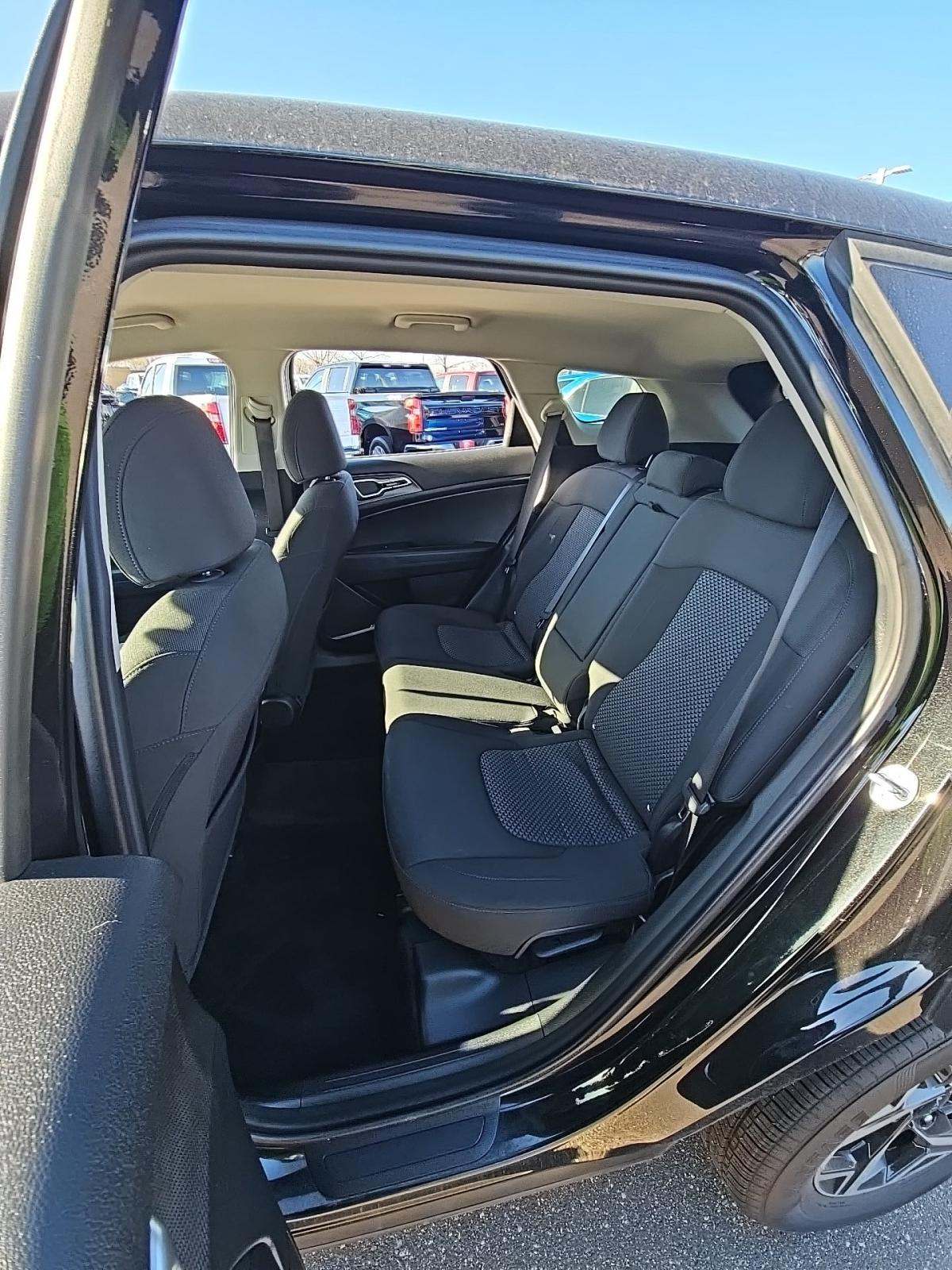 2024 Kia Sportage LX AWD