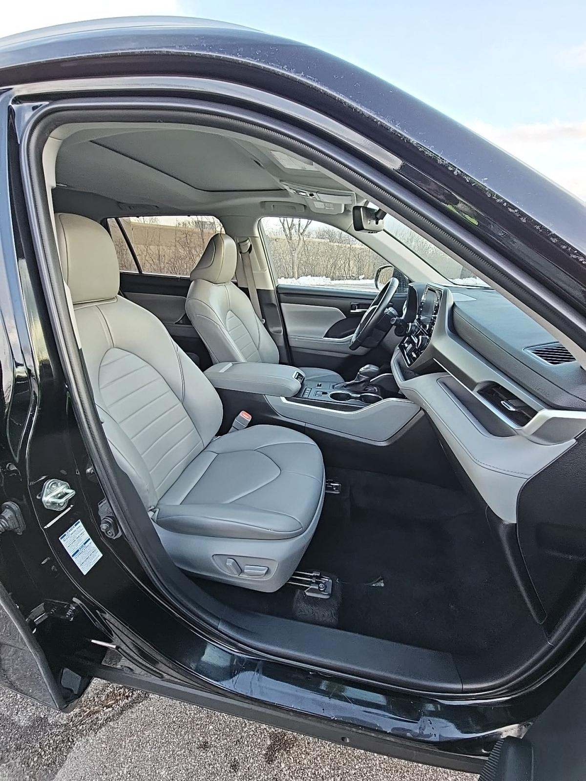 2022 Toyota Highlander Hybrid XLE AWD