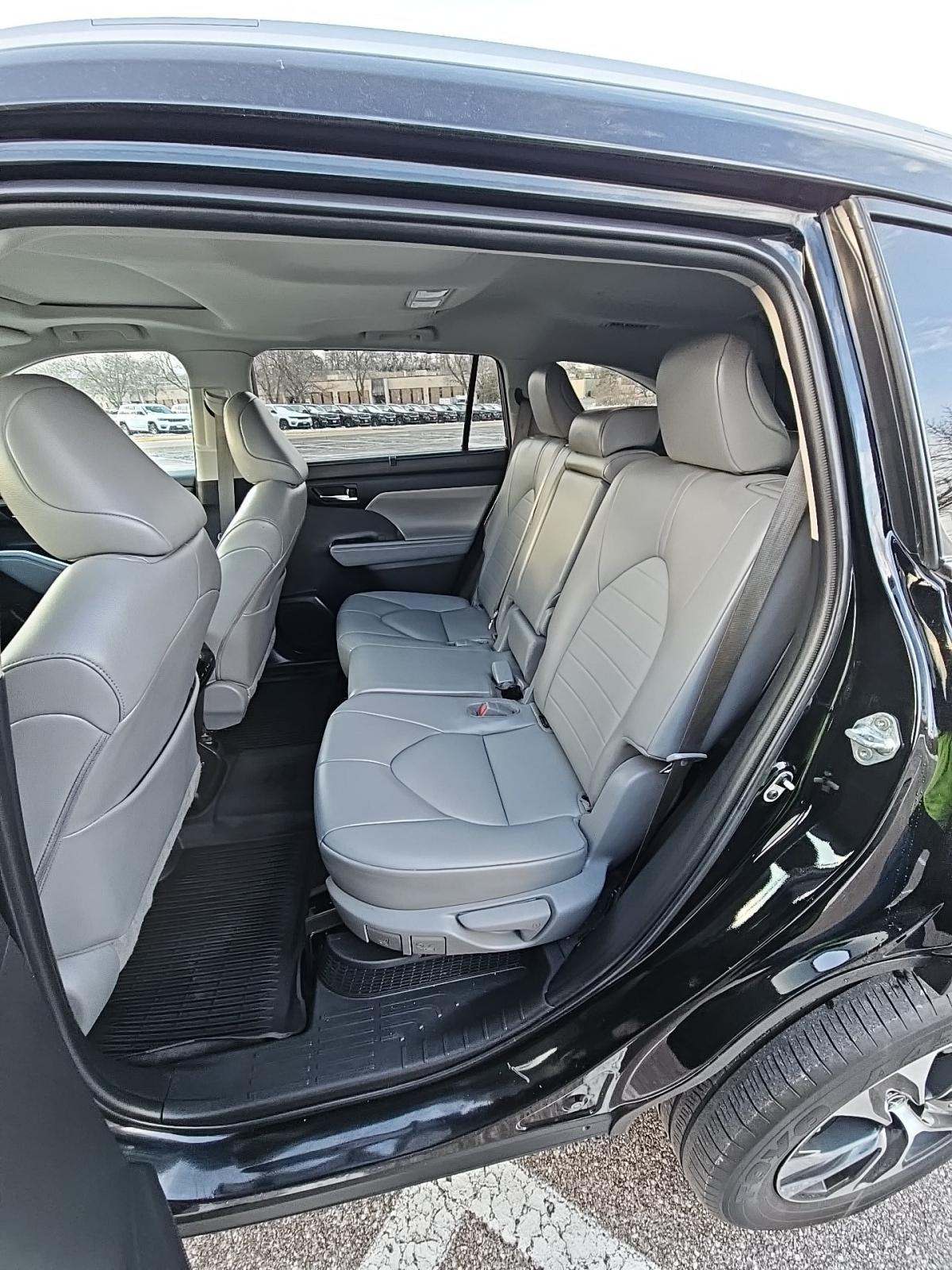 2022 Toyota Highlander Hybrid XLE AWD