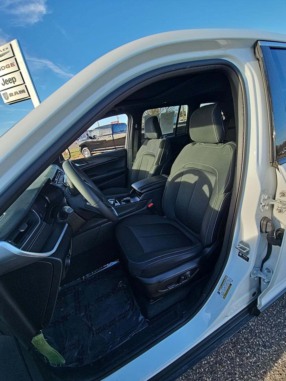 2024 Jeep Grand Cherokee Laredo X AWD