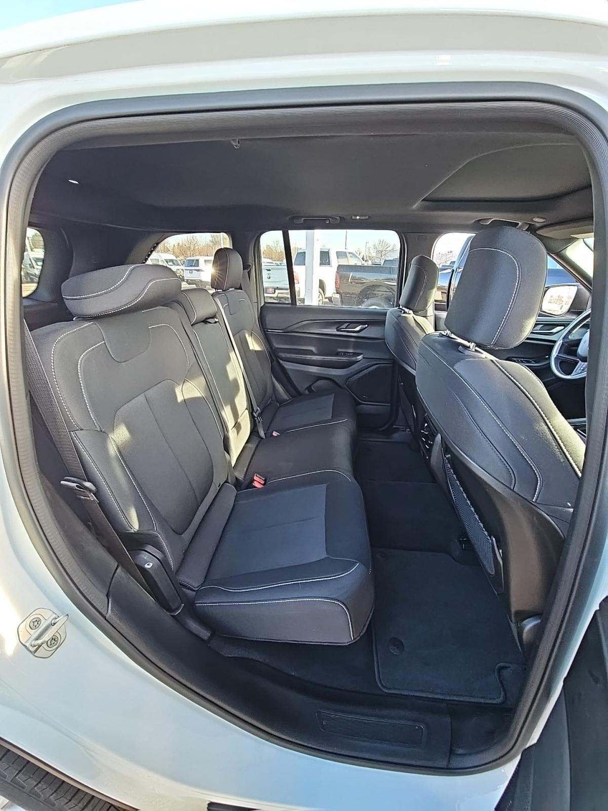 2024 Jeep Grand Cherokee Laredo X AWD