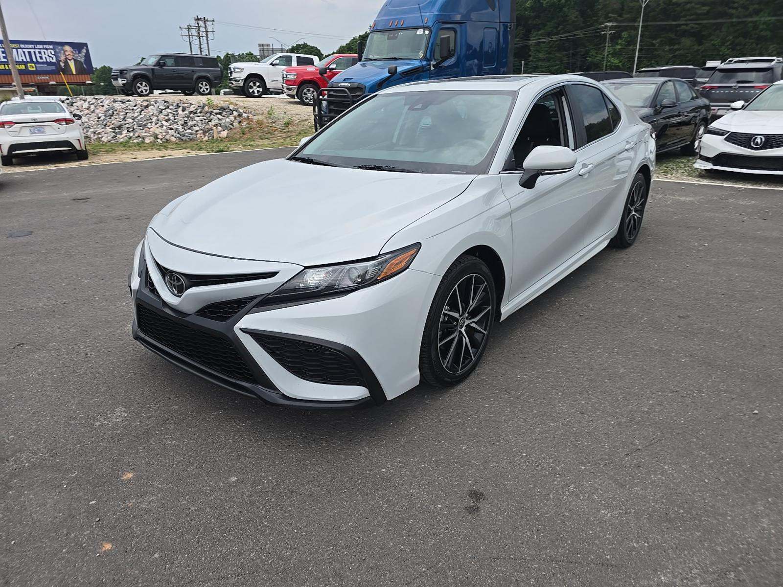 TOYOTA CAMRY - 1