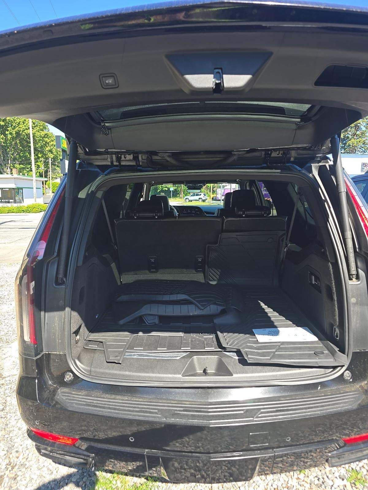 2023 Cadillac Escalade ESV Sport AWD