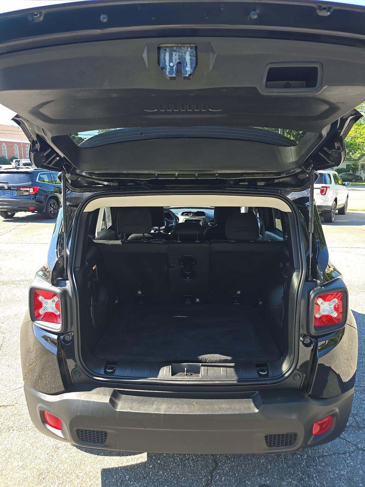 2019 Jeep Renegade Latitude AWD