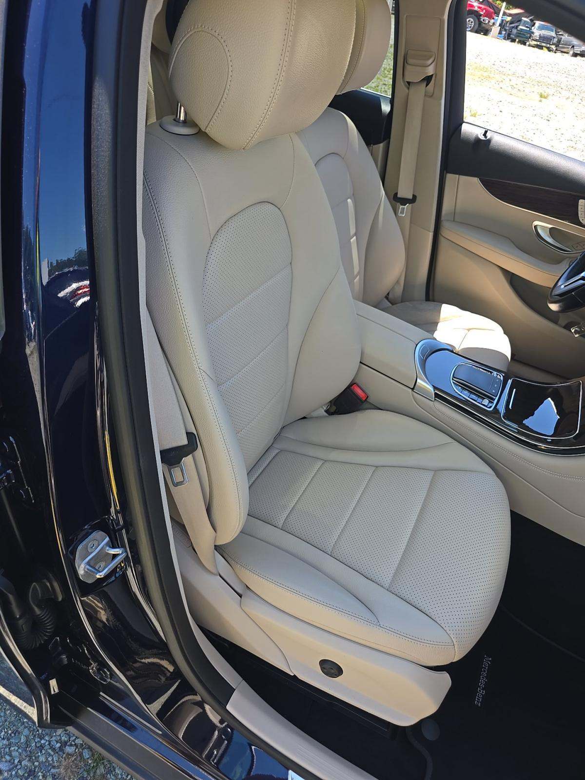 2021 Mercedes-Benz GLC GLC 300 RWD