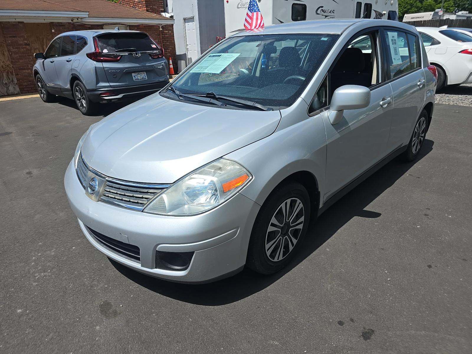 NISSAN VERSA - 1