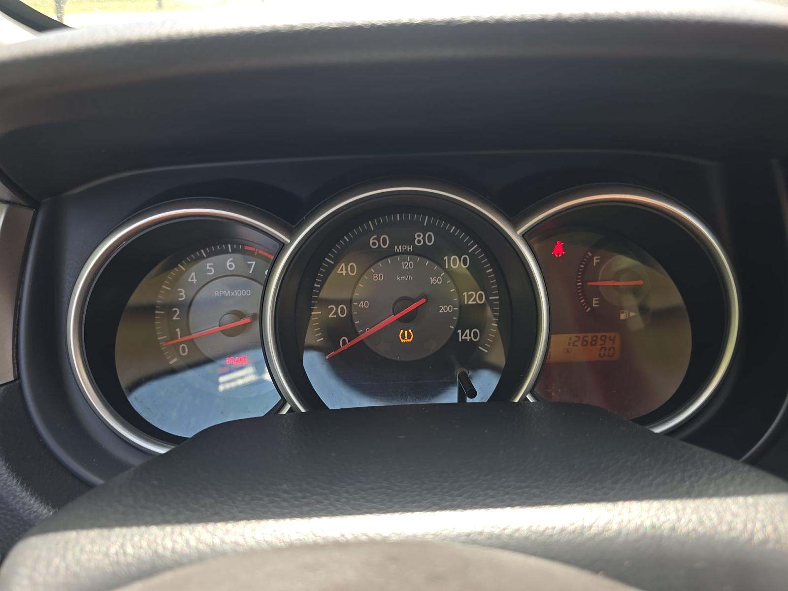 NISSAN VERSA - 9
