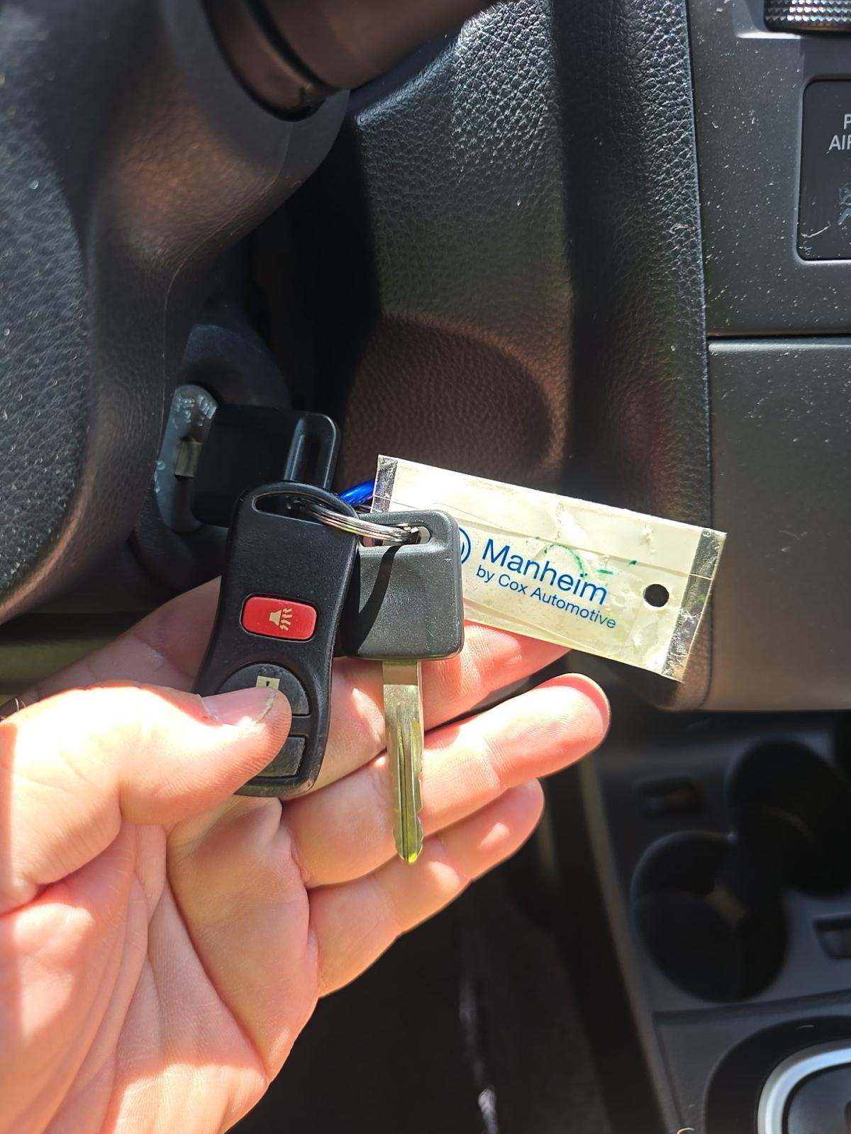 NISSAN VERSA - 8