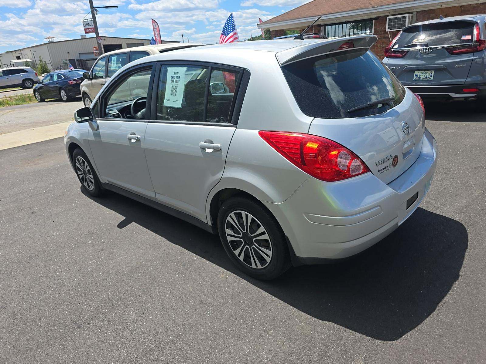 NISSAN VERSA - 2