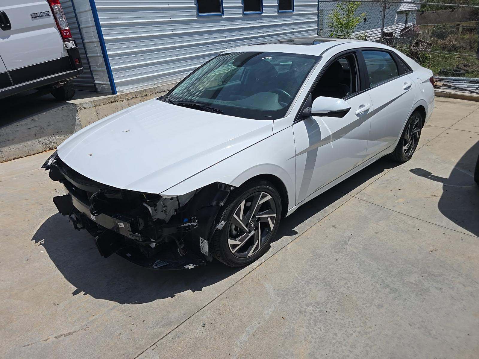 2024 Hyundai Elantra Limited FWD