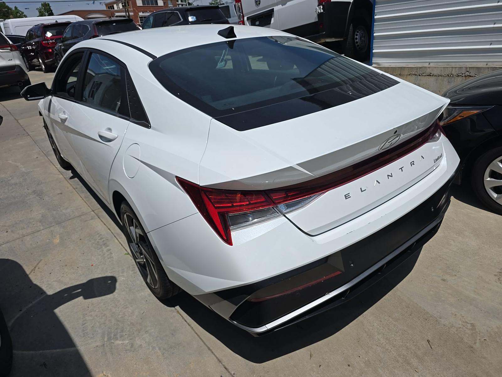 2024 Hyundai Elantra Limited FWD