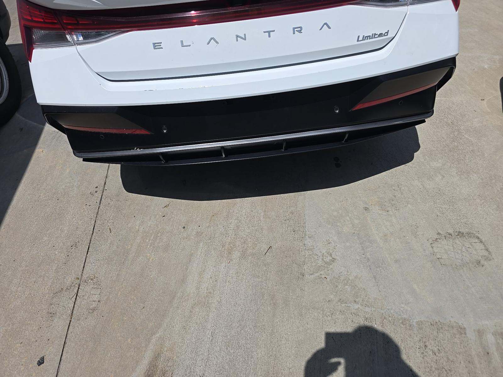 2024 Hyundai Elantra Limited FWD