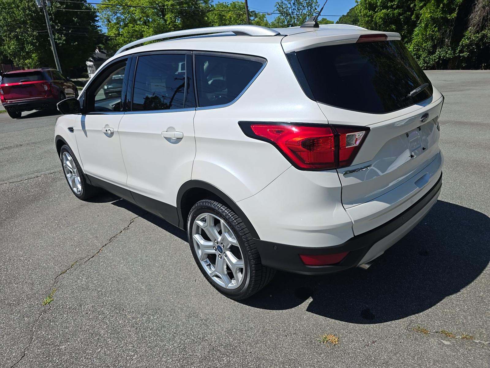 FORD ESCAPE - 2